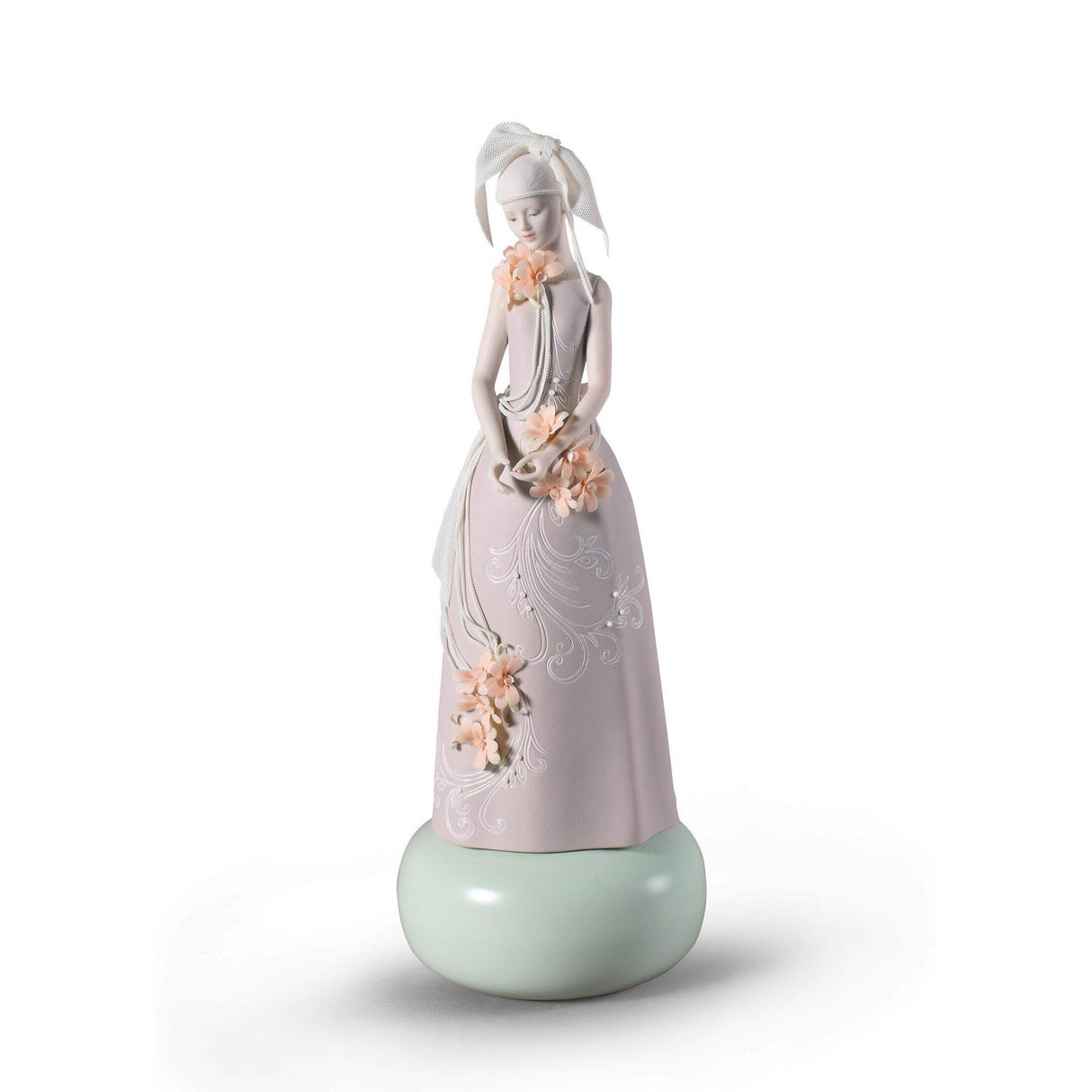 Scultura Donna Haute Allure Lladrò in porcellana opaca con fiori 38x15 cm