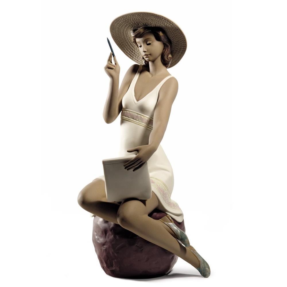 Statuina donna che scrive una lettera NAO in porcellana 29x17 cm