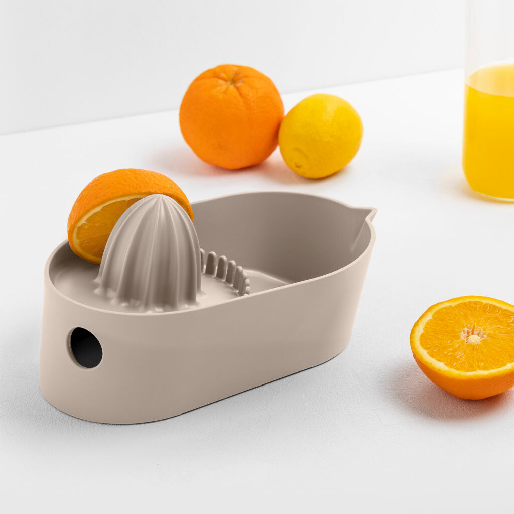 BLIM PLUS Citrus Squeezer Oblò 22x12cm Moka Gray Made in Italy 100% Recyclable