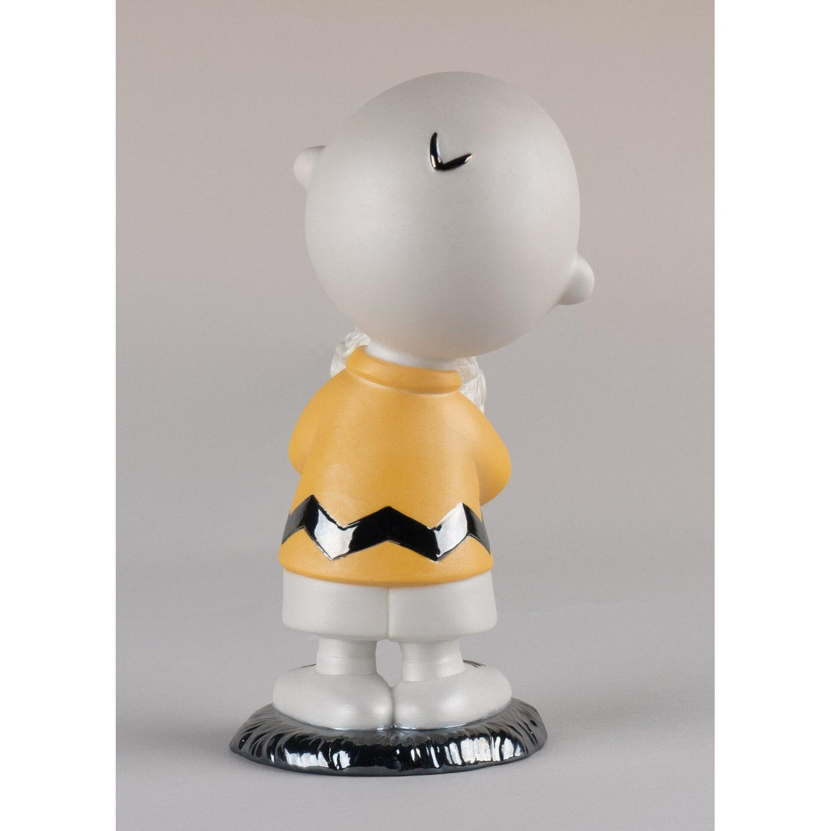 LLADRO' Figurina Charlie Brown™ 22x10cm Porcellana