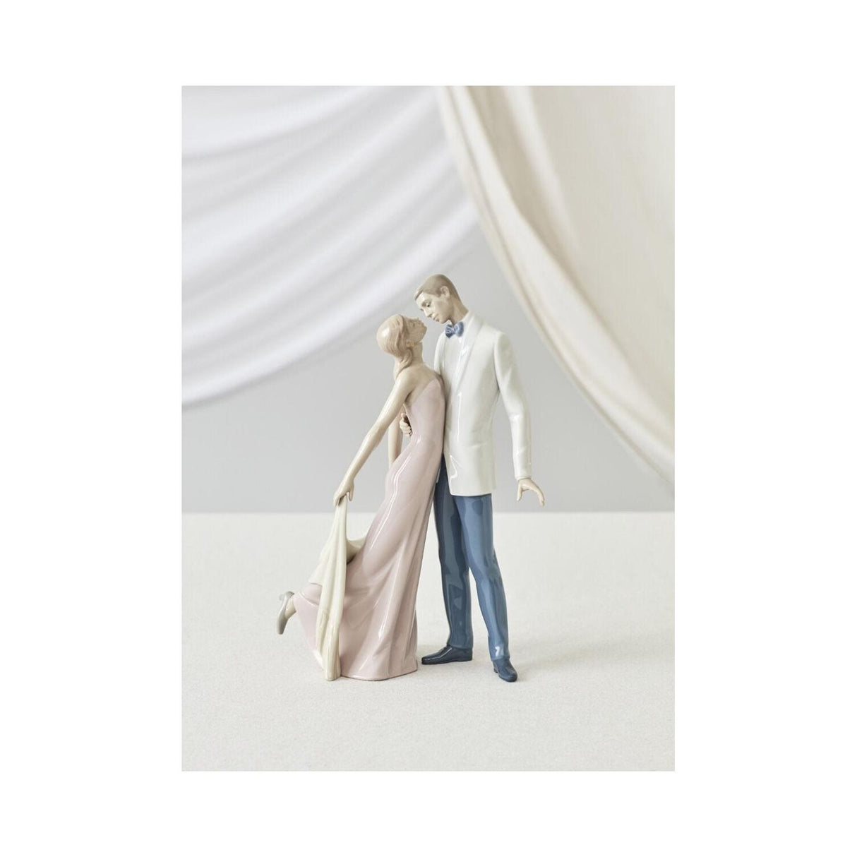 LLADRO' Figurina Coppia Felice Anniversario 32x21cm Porcellana