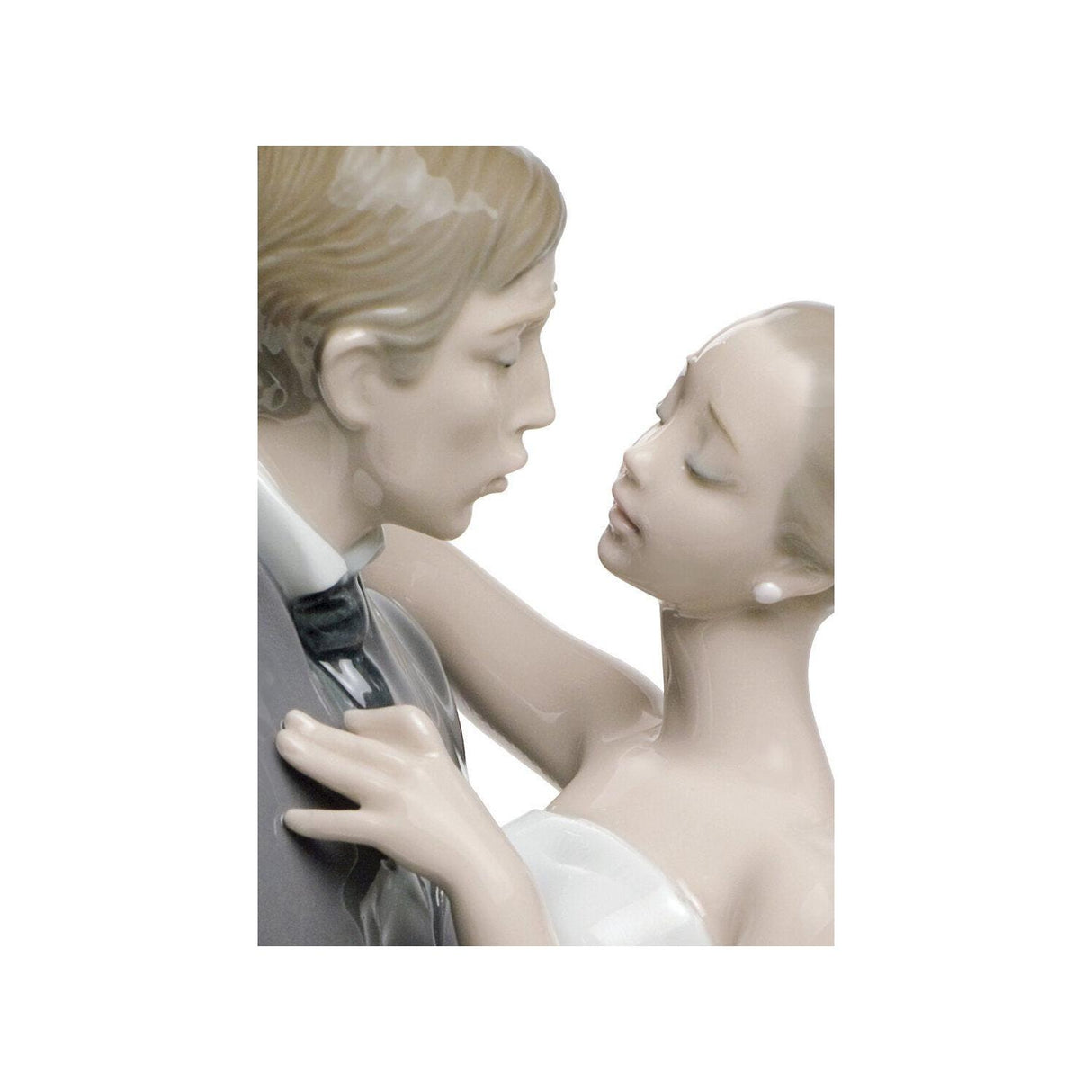 LLADRO' Figurina Coppia Il Valzer Dei Fidanzati 30x21cm Porcellana