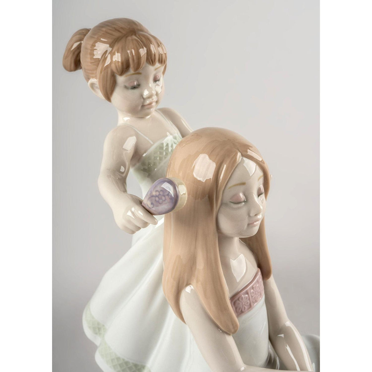 LLADRO' Scultura Pettino I Tuoi Capelli 21x24cm Porcellana