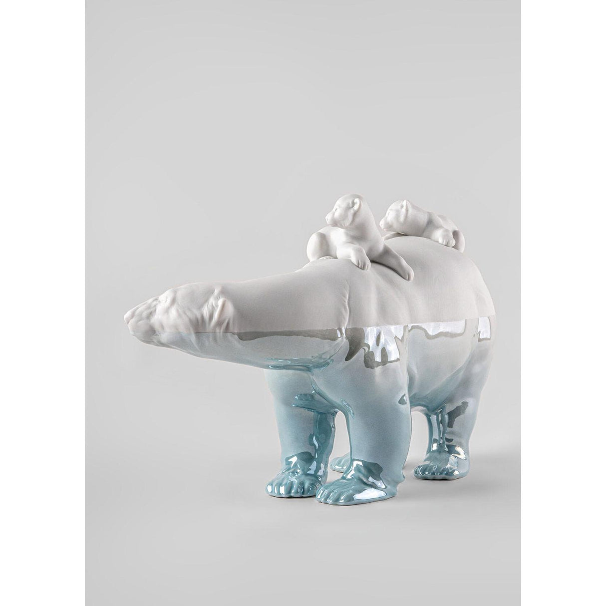 LLADRO' Scultura Mamma Orsa e I Suoi Piccoli Underwater 25x39cm Porcellana