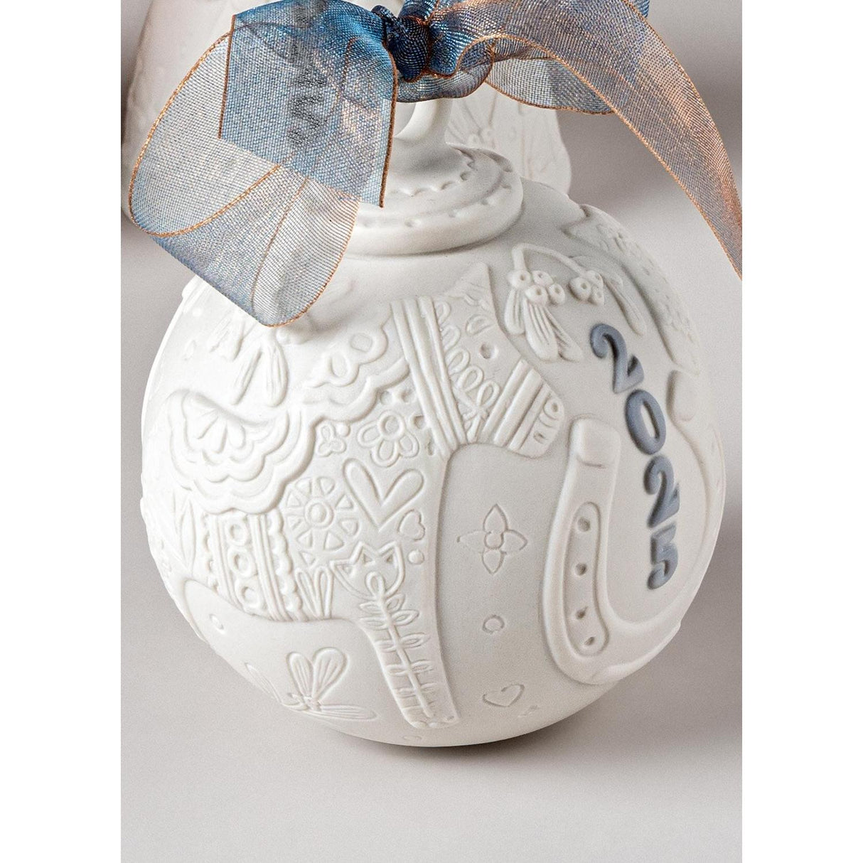 LLADRO' 2025 Palla di Natale 10x9cm Porcellana