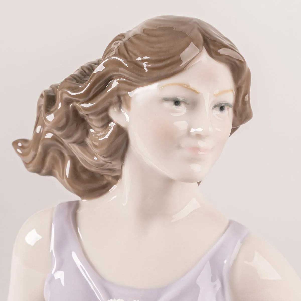 LLADRO' Statua Scultura Al ritmo del vento 33cm Porcellana