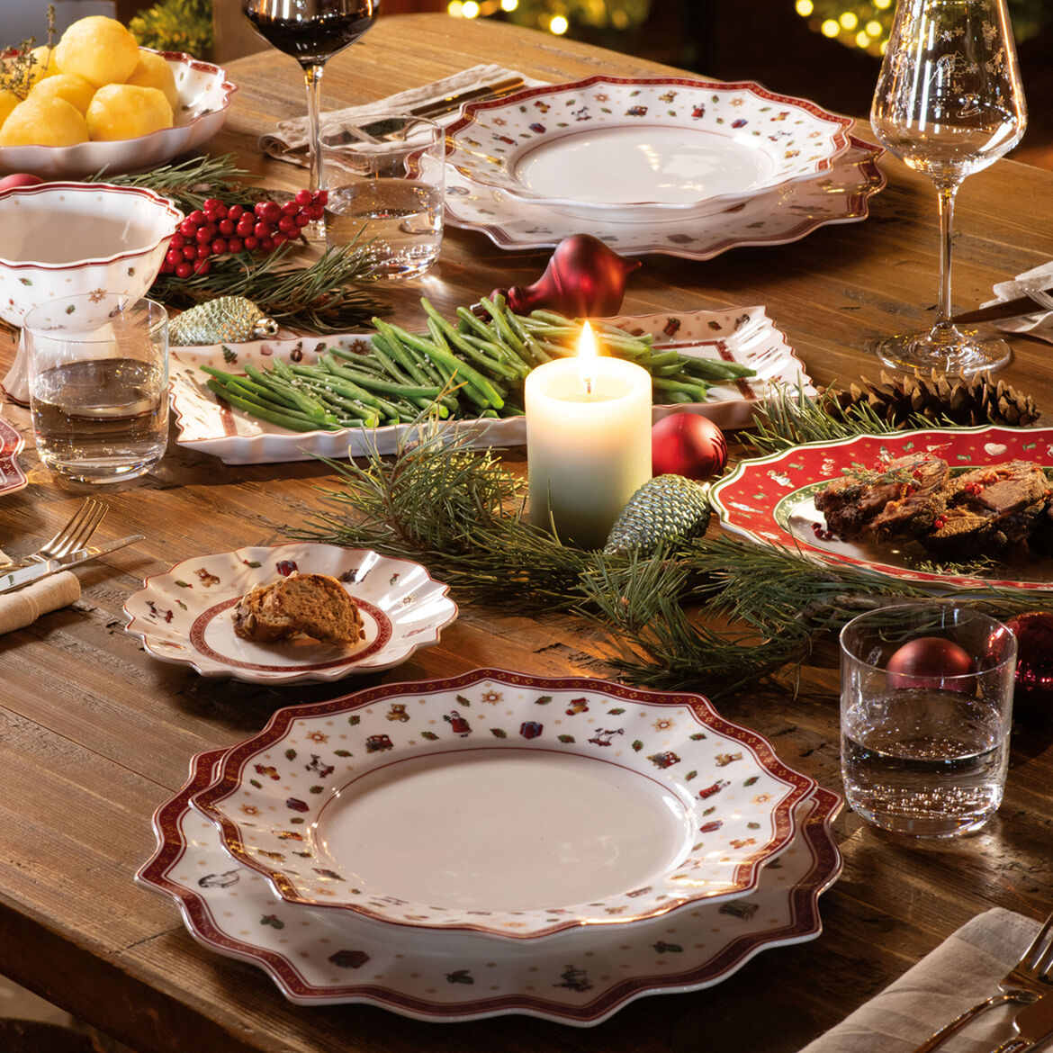 VILLEROY & BOCH Toy's Delight White Bread Plate 17cm Christmas Table