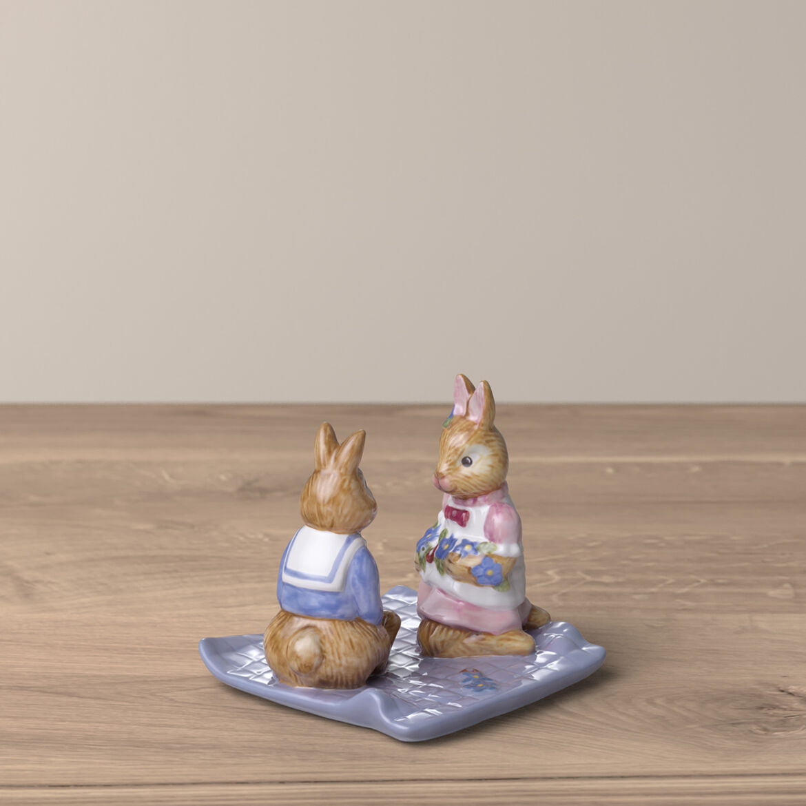 VILLEROY & BOCH Bunny Tales Easter Scene Picnic Meadow 8cm Easter Decoration