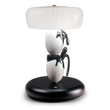 Lampada da tavolo Hairstyle Lladrò in porcellana con schermo in vetro 38x31 cm