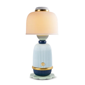 Lampada Kokeshi Lladrò in porcellana blu con dettagli oro 29x13 cm