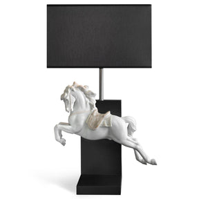 Lampada da tavolo Cavallo Pirouette Lladrò in porcellana 53x30 cm