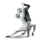 Scultura Tango Appassionato Lladrò in porcellana lucida nera e grigia