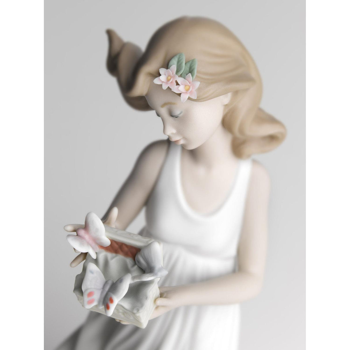 LLADRO' "Treasures of the air" Figure Statue Woman Porcelain H32cm