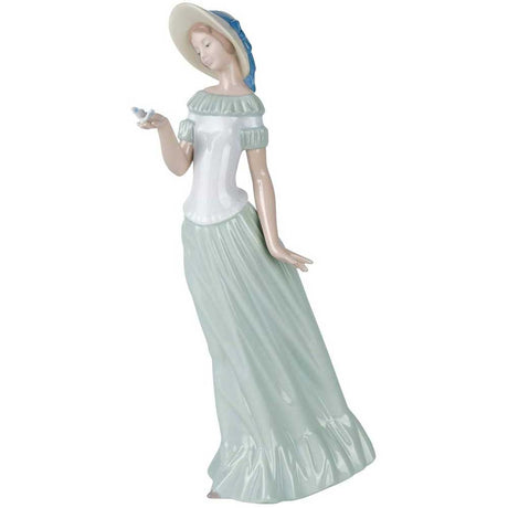 Statuina Dama della Farfalla NAO in porcellana decorata a mano 30 cm