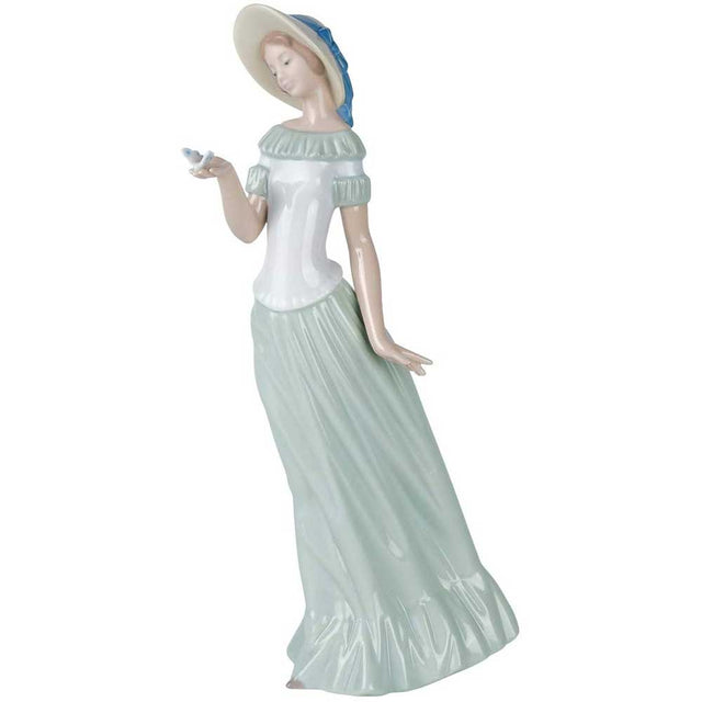 Statuina Dama della Farfalla NAO in porcellana decorata a mano 30 cm