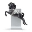 Scultura Cavallo Pirouette Lladrò in porcellana bianco e nero 34x30 cm