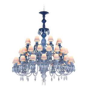 Lampadario Belle de Nuit Lladrò in porcellana azzurra 40 luci