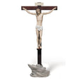 Crocifisso Il Nostro Salvatore Lladrò in porcellana su croce in legno 60x28 cm