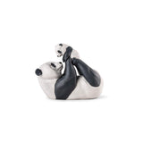 Statuina Mamma Panda Lladrò in porcellana opaca bianco e nero 25x30 cm