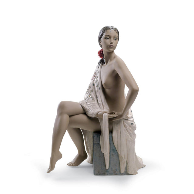 Statuina Donna con Scialle Lladrò in porcellana decorata 43x30 cm