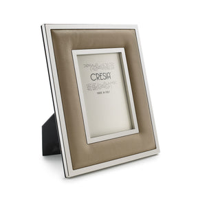 Portafoto Cresia in acciaio e vera pelle beige formato 13x18 cm