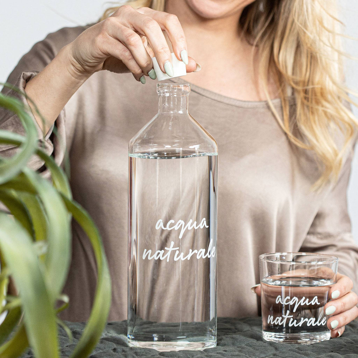 SIMPLE DAY Natural Water Glass Bottle 1.4 Liters Borosilicate Glass