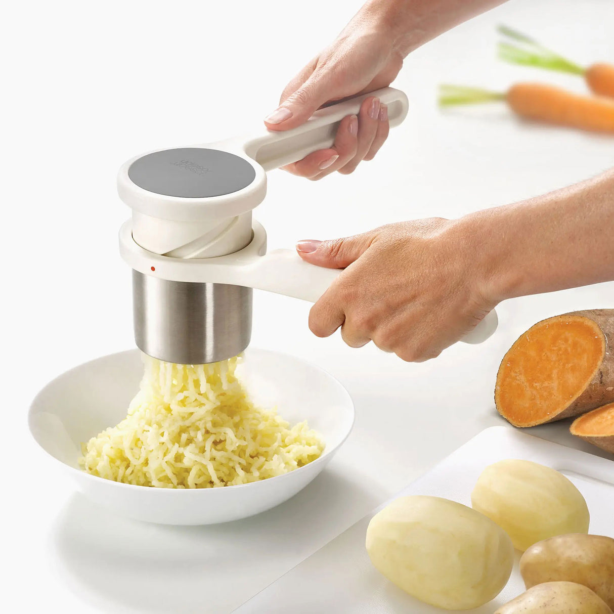 JOSEPH JOSEPH Helix Potato Masher 26.5cm White