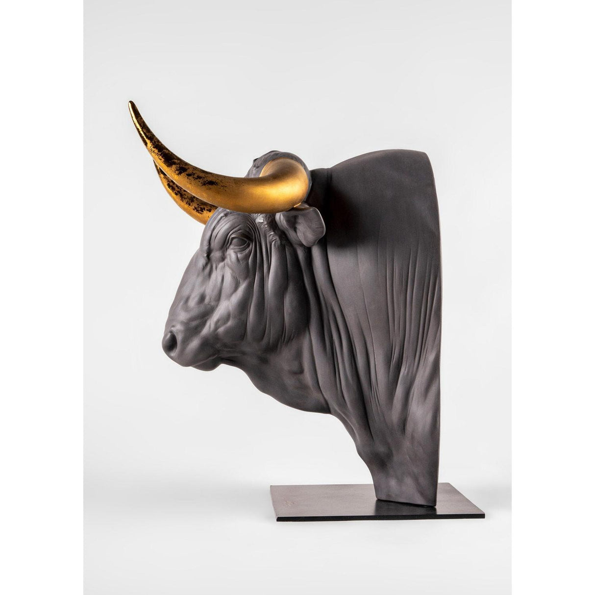 LLADRO' Scultura Taurus 42x35cm Porcellana