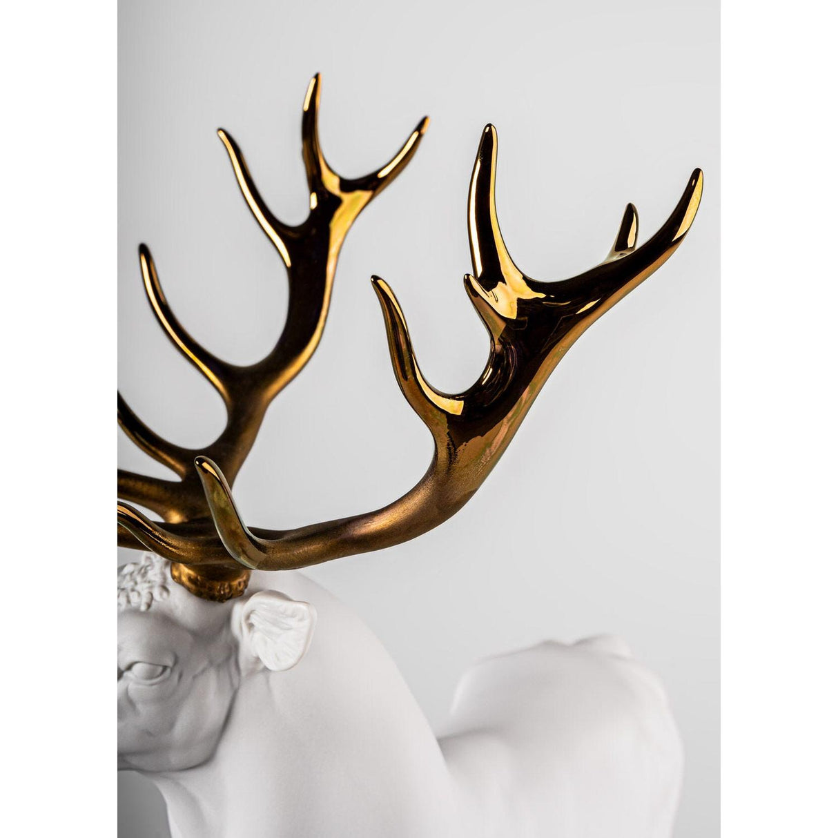 LLADRO' Scultura Cervo Bianco Rame 52x41cm Porcellana