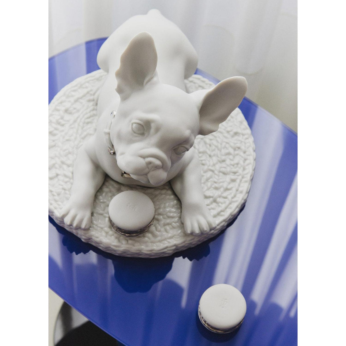 LLADRO' Scultura Bulldog Francese con Macarons Re Deco 24x29cm Porcellana