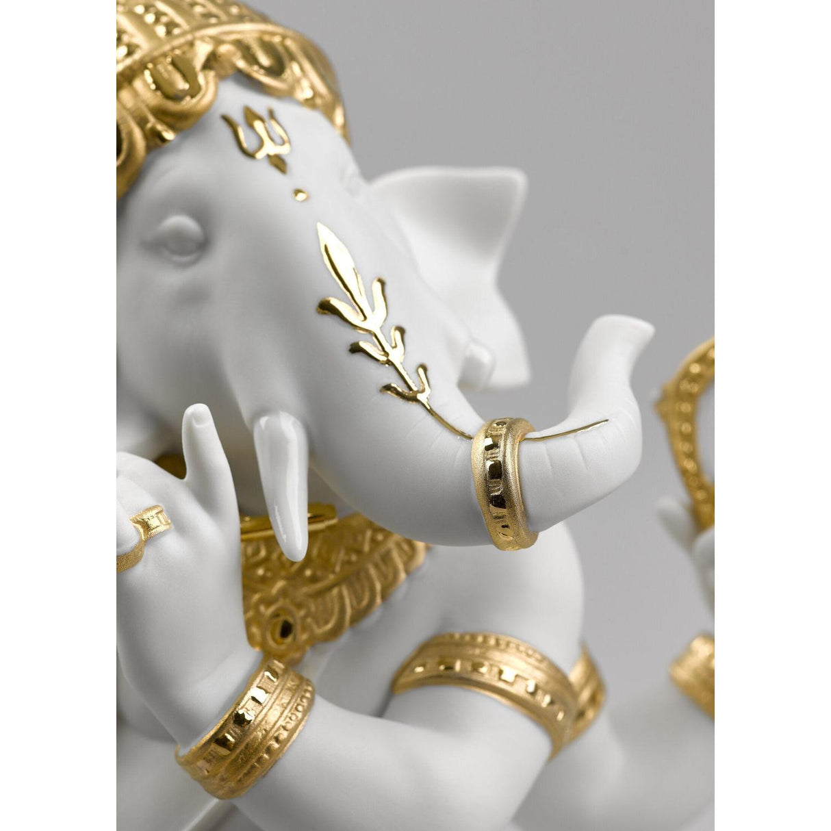 LLADRO' Figurina Ganesha con Bansuri Lustro Oro 23x19cm Porcellana
