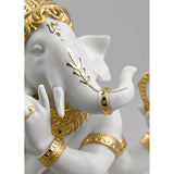LLADRO' Figurina Ganesha con Bansuri Lustro Oro 23x19cm Porcellana
