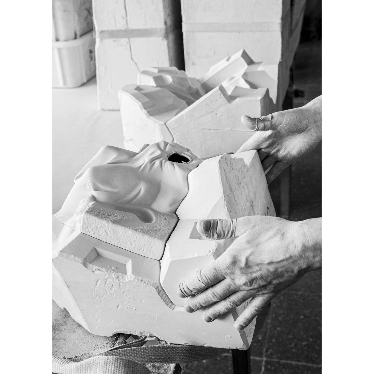 LLADRO' Figurina Madre Stanchi di Giocare 29x30cm Porcellana