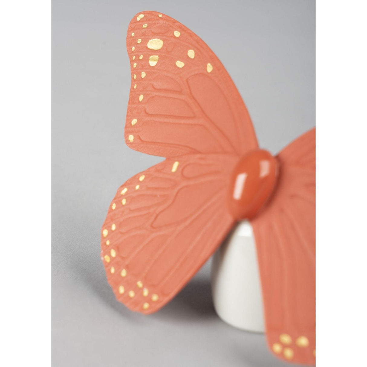 LLADRO' Figurina Farfalla Dorato Lucido e Corallo 9x14cm Porcellana