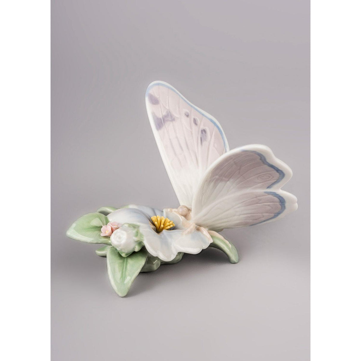 LLADRO' Figurina Farfalla D'Aprile 8x11cm Porcellana