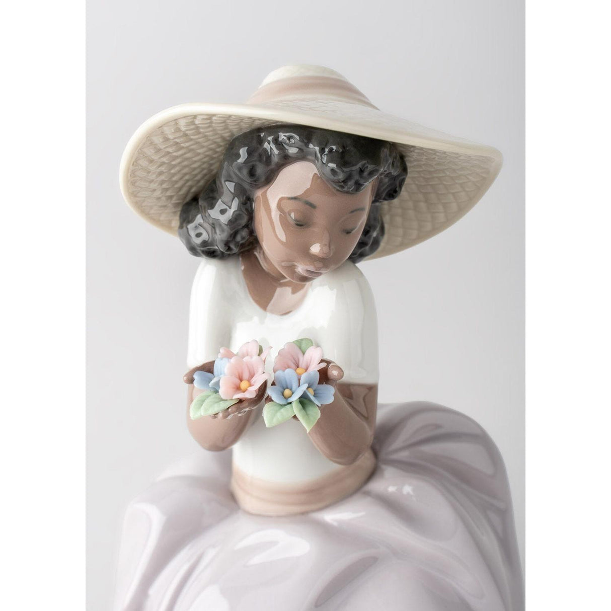 LLADRO' Figurina Ragazza Dolce Fragranza 19x9cm Porcellana