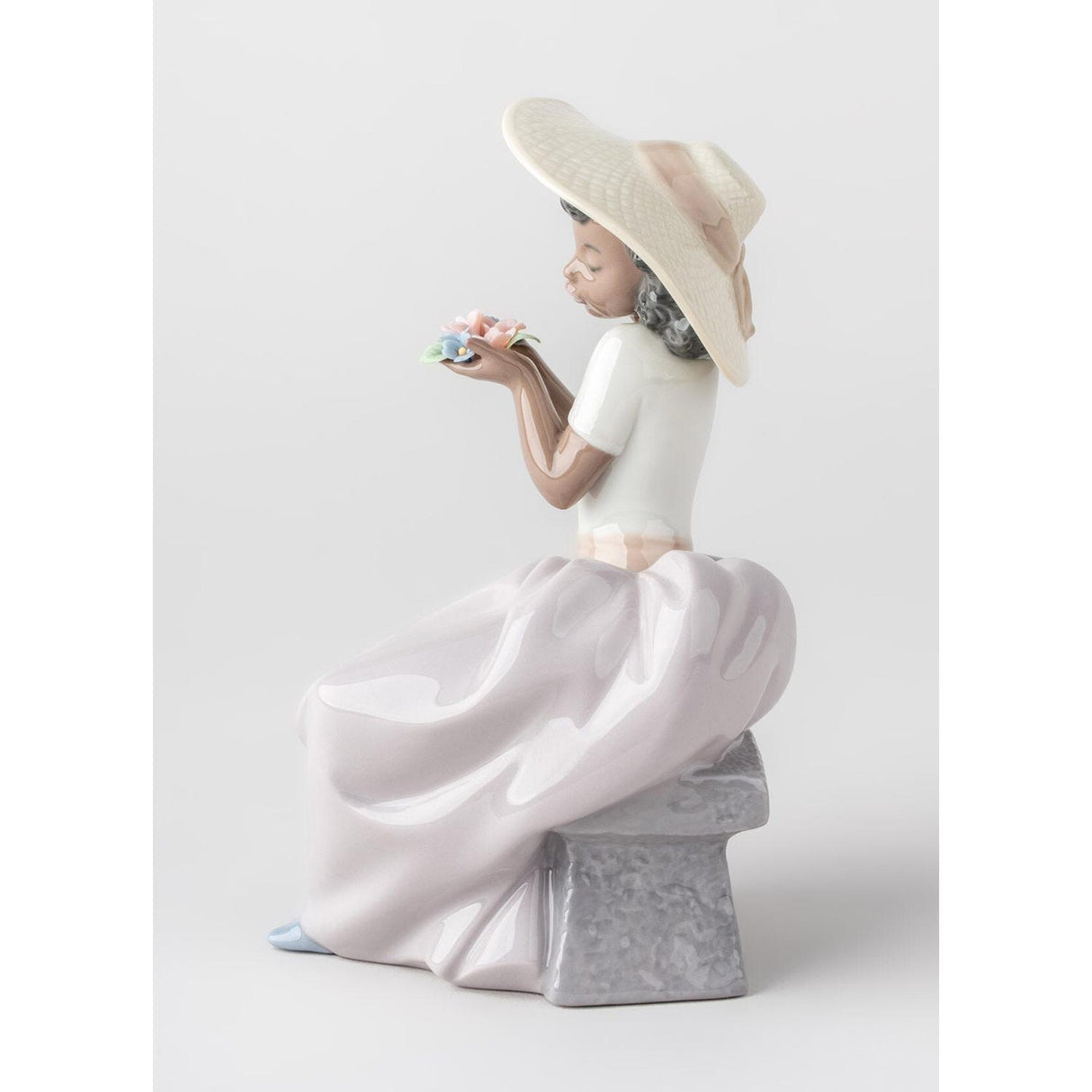 LLADRO' Figurina Ragazza Dolce Fragranza 19x9cm Porcellana