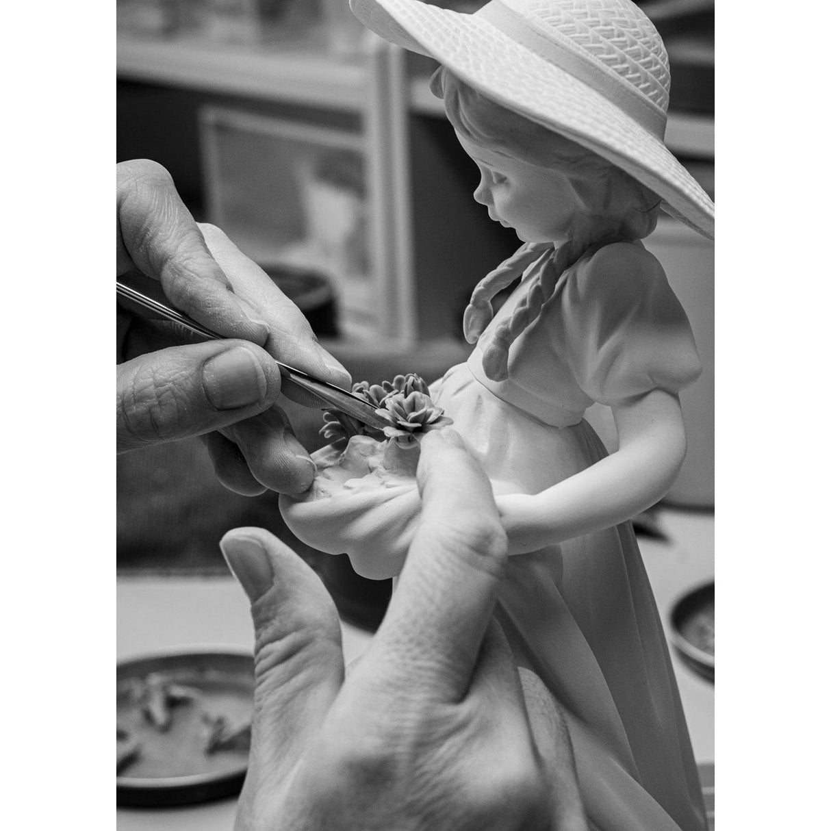 LLADRO' Figurina la Bimba Del Prato 24x13cm Porcellana