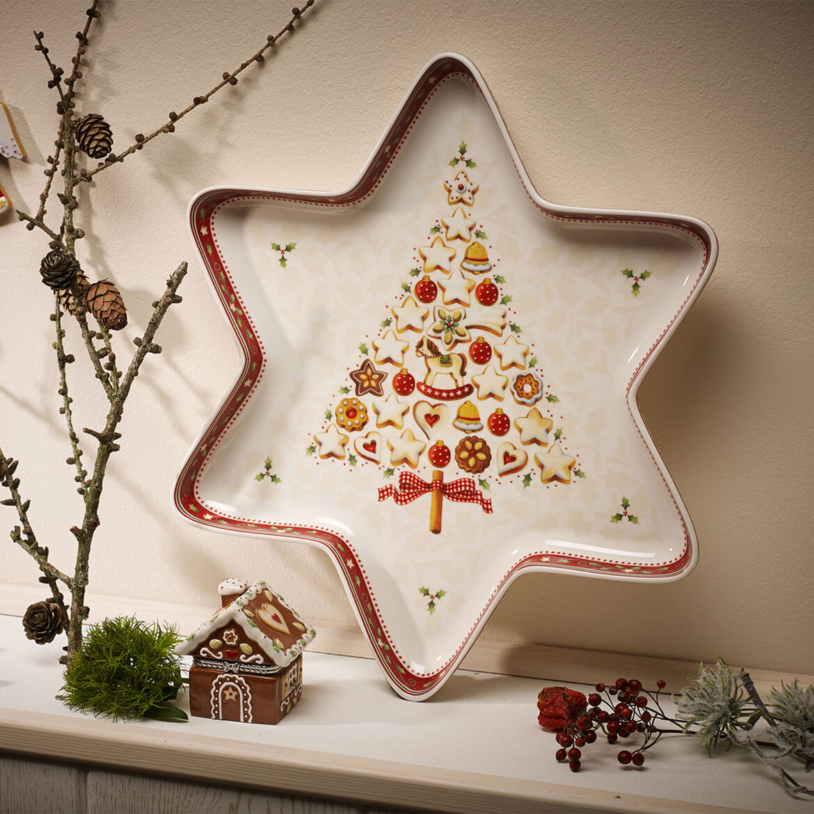 VILLEROY &amp; BOCH Winter Bakery Delight Large Star Cup 37.5x33cm