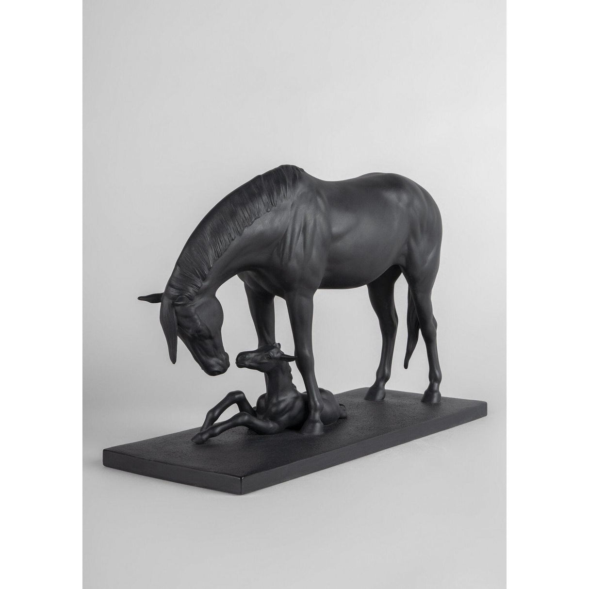 LLADRO' Cavalla e Puledro 27x39cm Porcellana