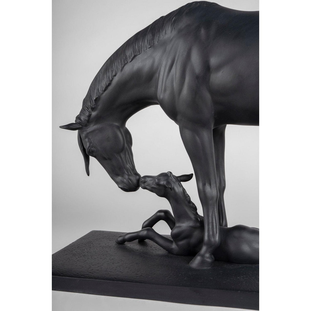LLADRO' Cavalla e Puledro 27x39cm Porcellana