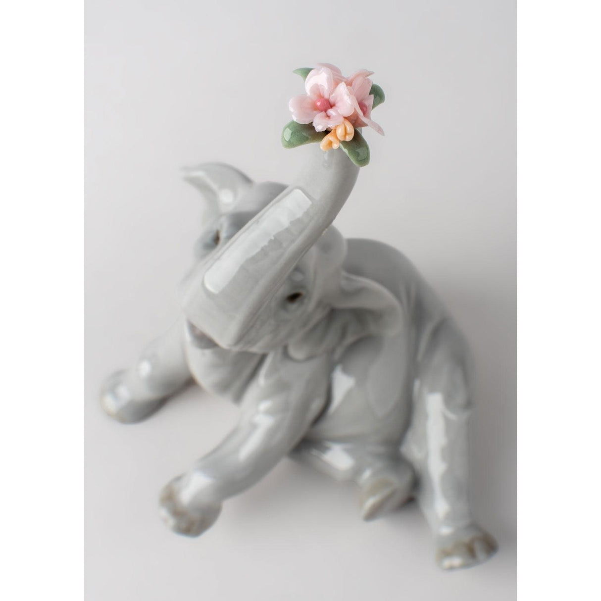 LLADRO' Figurina Elefante BebE' con Fiore Rosa 14x12cm Porcellana