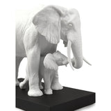 LLADRO' Scultura Elefanti Indicando la Via Bianco 29x36cm Porcellana