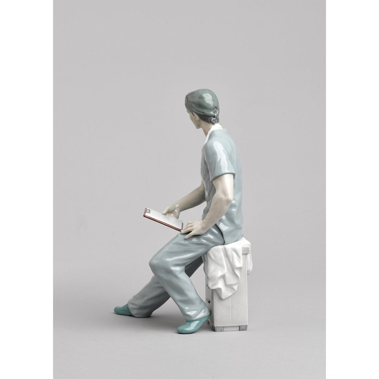 LLADRO' Figurina Chirurgo 33x20cm Porcellana