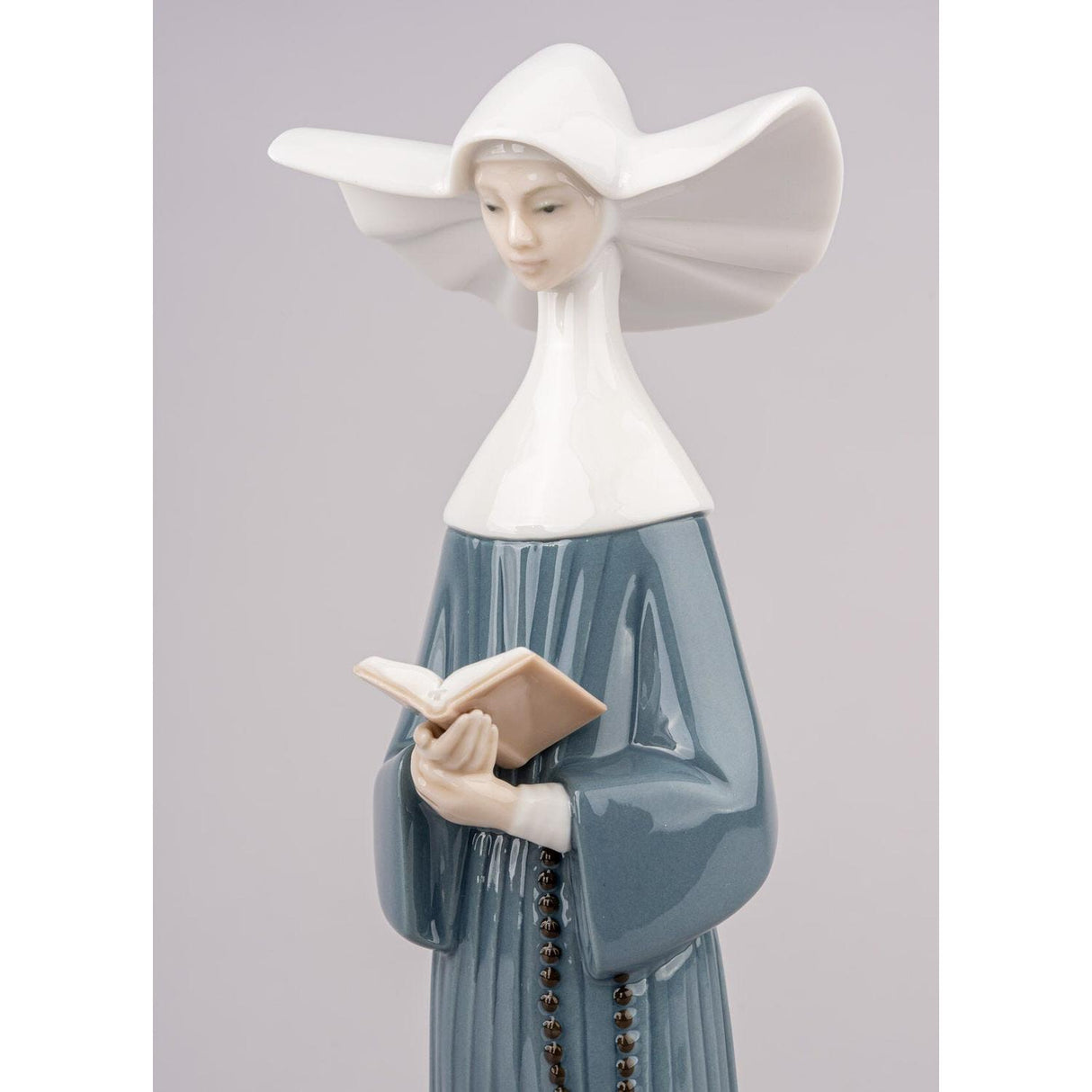 LLADRO' Figurina Suora Che Legge Azzurra 27x7cm Porcellana