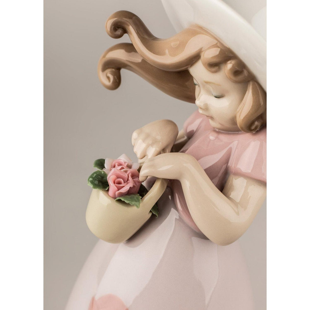 LLADRO' Figurina Bimba Piccola Rosa 18x8cm Porcellana