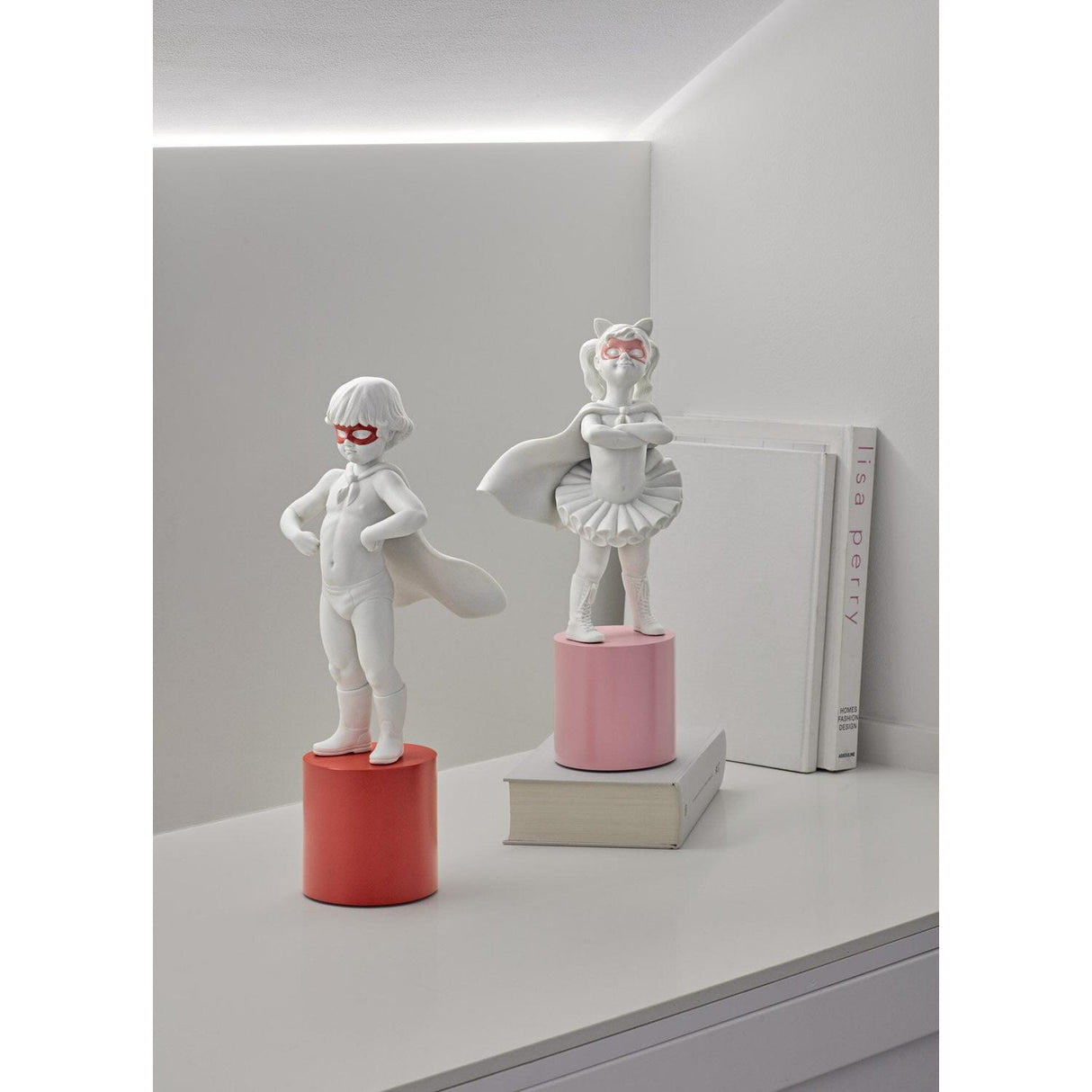 LLADRO' Eroe Alla Riscossa 37x16cm Porcellana
