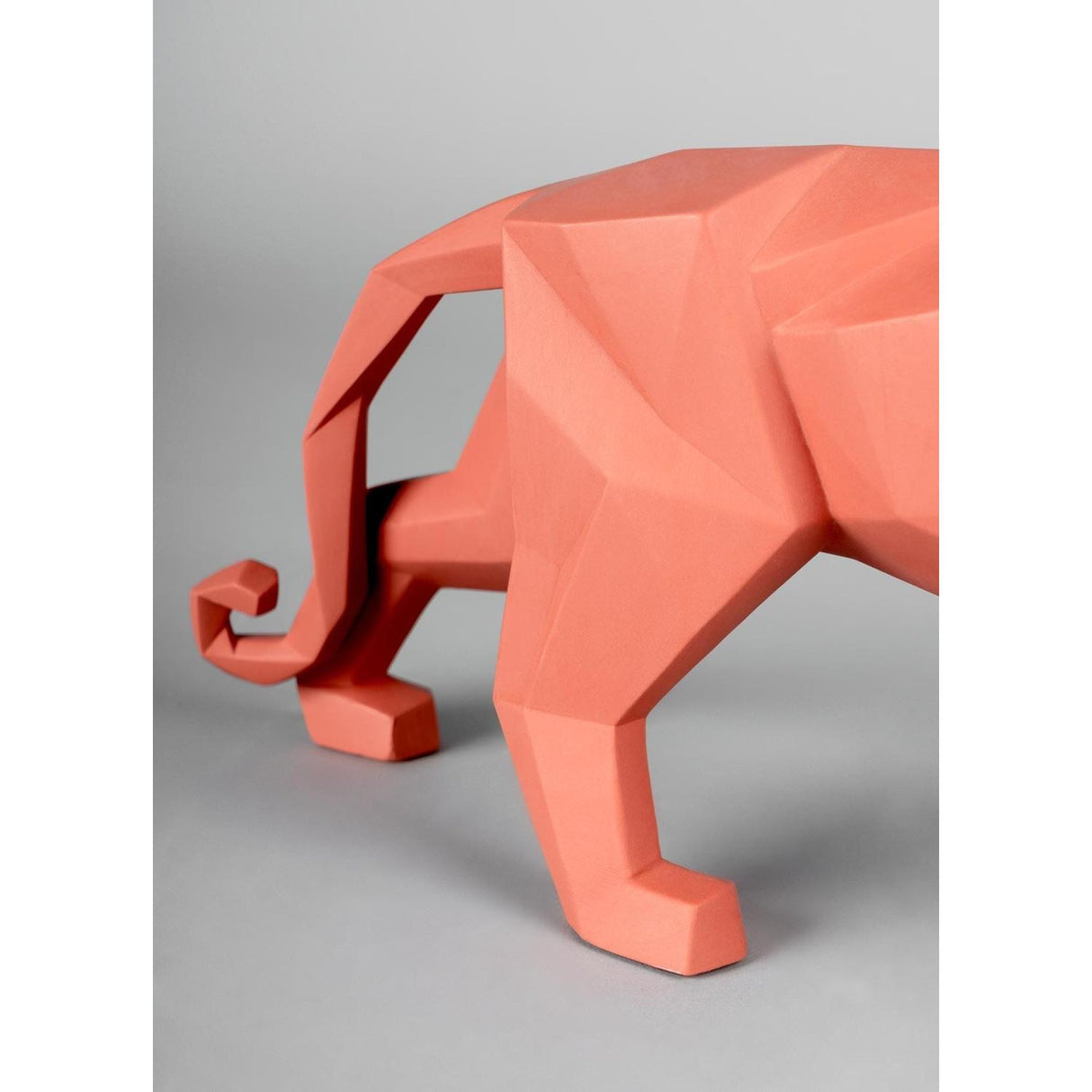 LLADRO' Scultura Pantera Corallo Opaco 19x50cm Porcellana