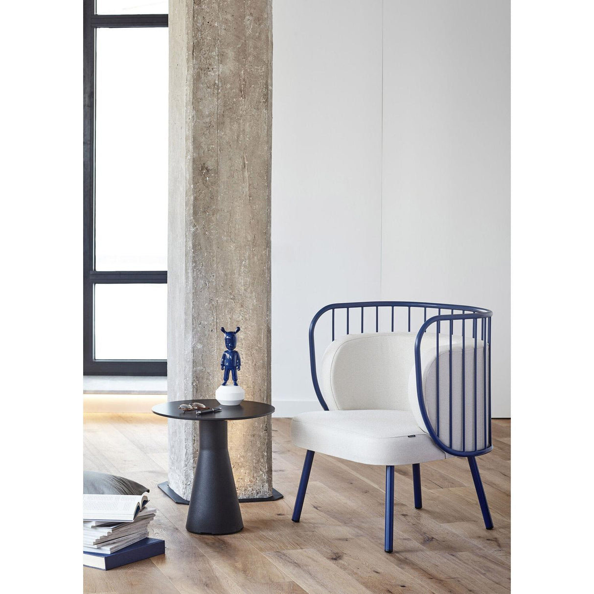 LLADRO' Figurina The Dark Blue Guest Piccolo 30x11cm Porcellana