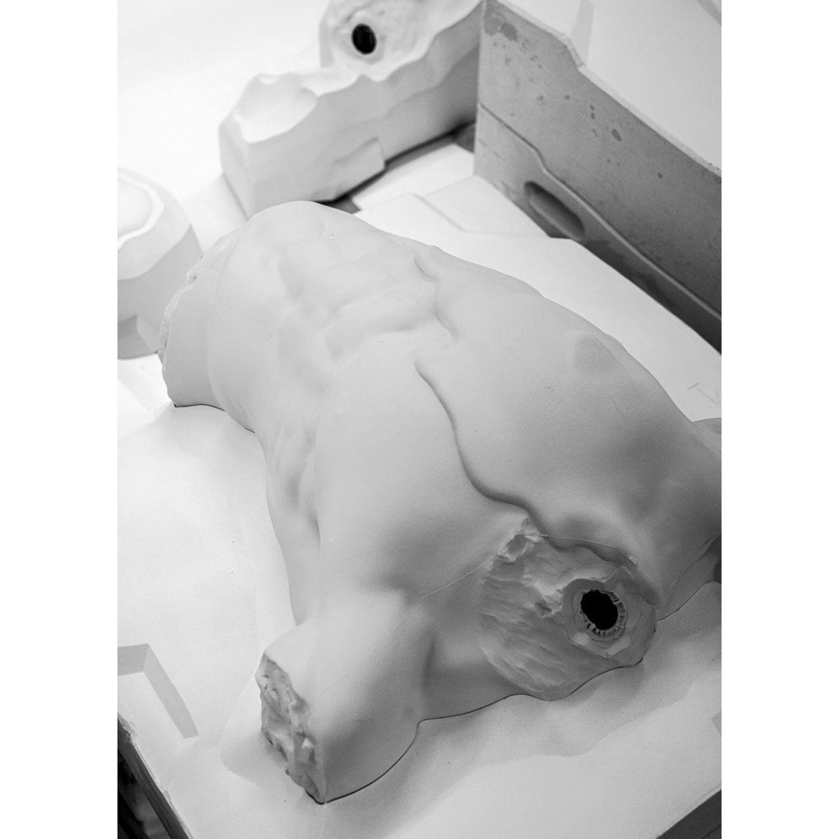 LLADRO' Scultura Eternal Fluidity Uomo 32x30cm Porcellana